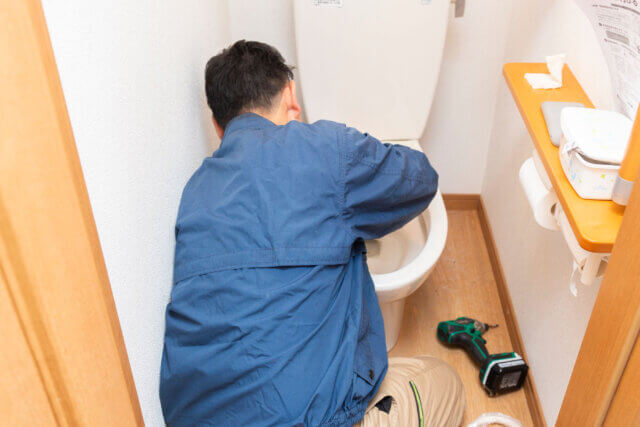 トイレの止水栓が回らずプロに依頼する際のポイント